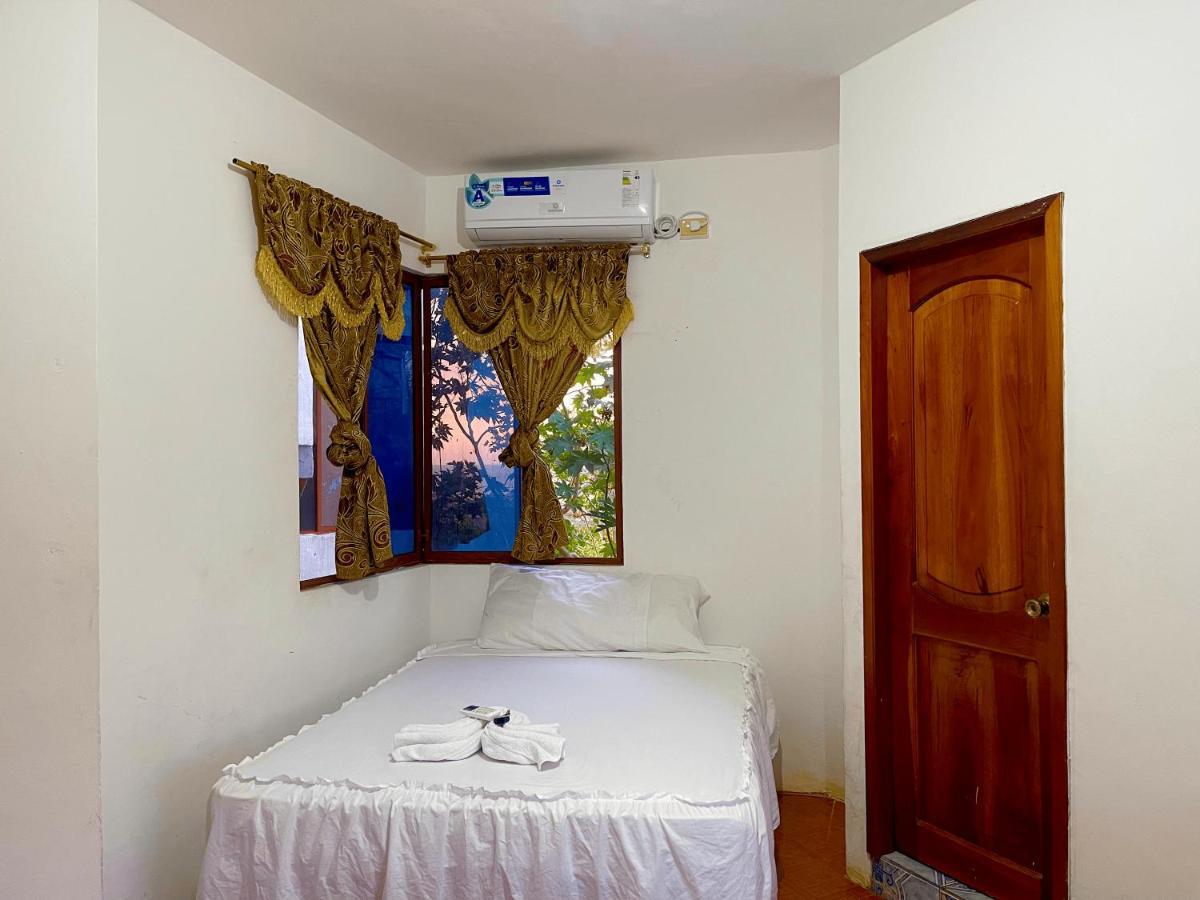 Hotel Hostal Vista Al Mar Puerto Baquerizo Moreno Esterno foto